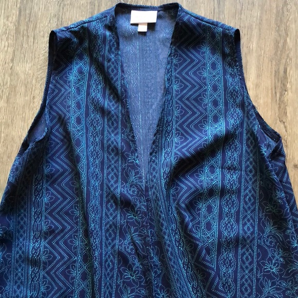 Lularoe Joy Vest - Picture 2 of 5